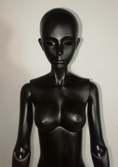 70cm Iris in Black
